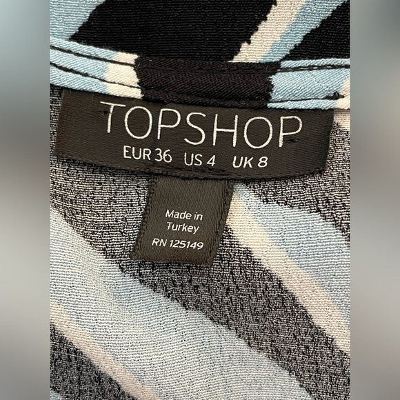 Topshop Zebra Print Tie Front Blouse 3/4 Sleeves Animal Print V-Neck Size 4 - Picture 7 of 8
